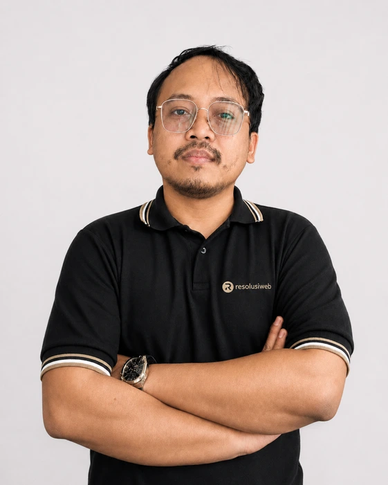 Deandrha Agusta - Managing Director Resolusiweb